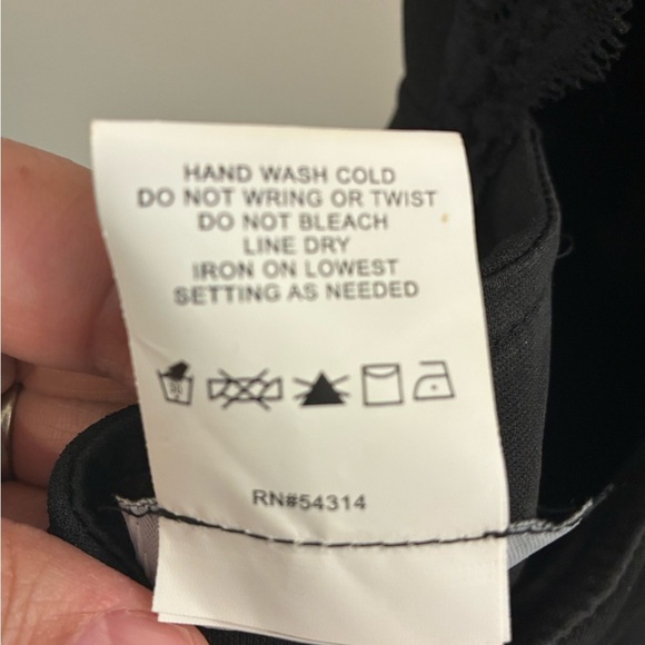 B Darlin Juniors Lace-Back cut out Fit Flare Black size 5/6 - Picture 6 of 7